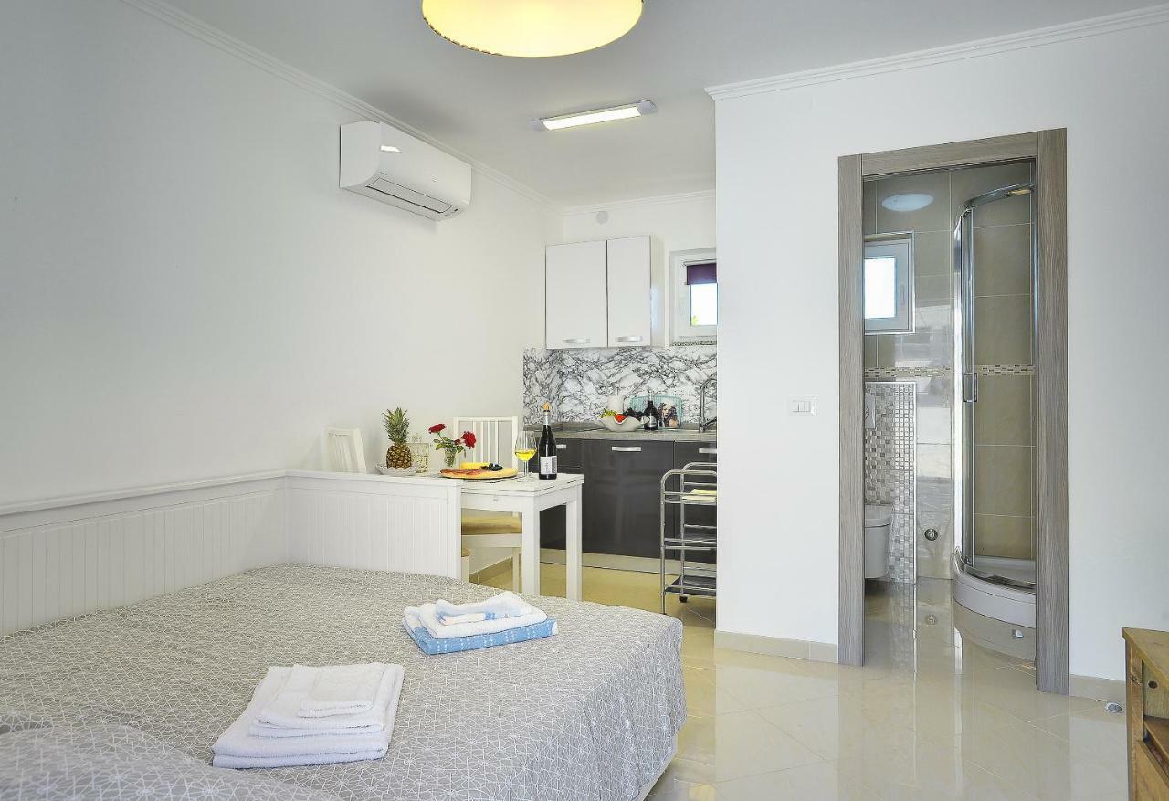 Diegos Apartments Pula Exterior photo